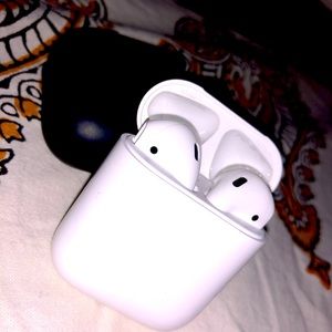 Apple AirPods & Black AirPod case